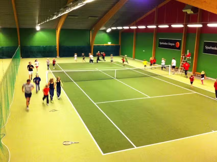 H&ouml;kerums tennishall