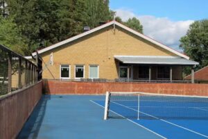 Långseruds Friskolas tennisbana
