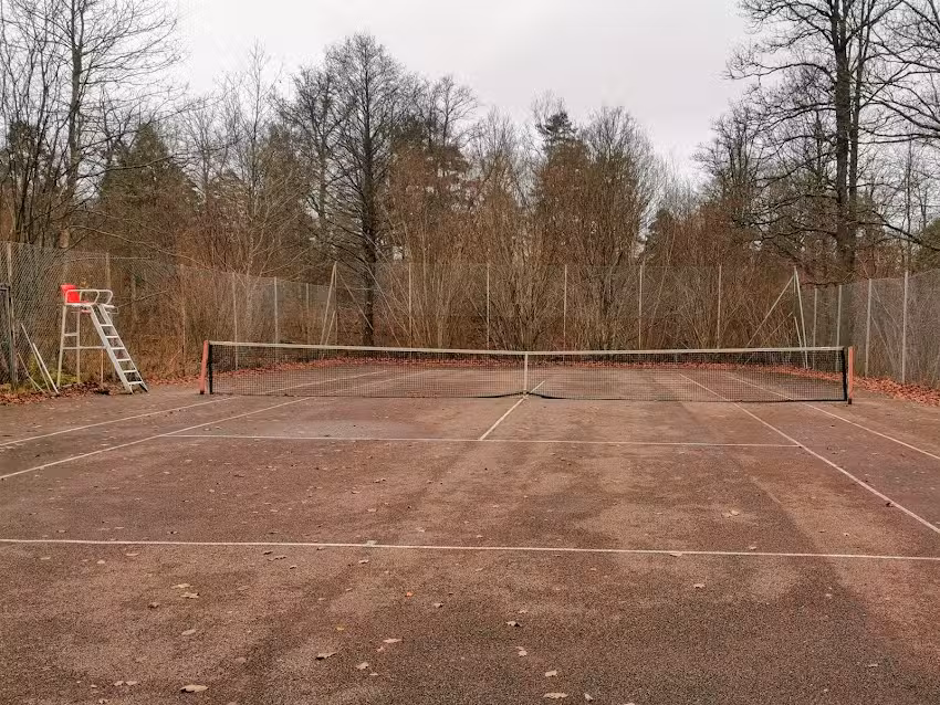 V&auml;stra Bodarna tennisplan